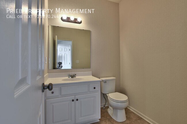 Building Photo - Delaware Ridge Duplex - Available April 14th