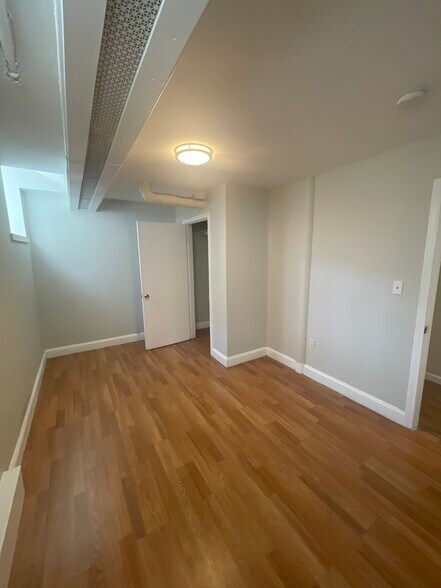 Building Photo - 53 Hemenway St