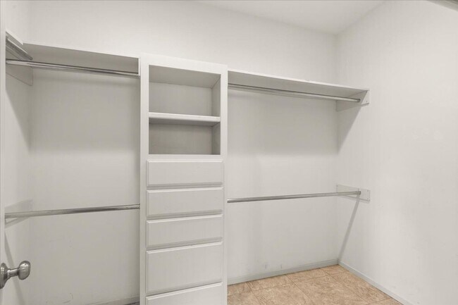 Building Photo - Vista Panoramic View 6 Bedroom 4.5 Bathroom Home for Rent