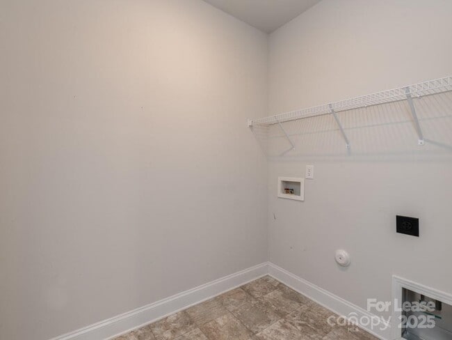 Building Photo - 4512 Grove Manor Dr