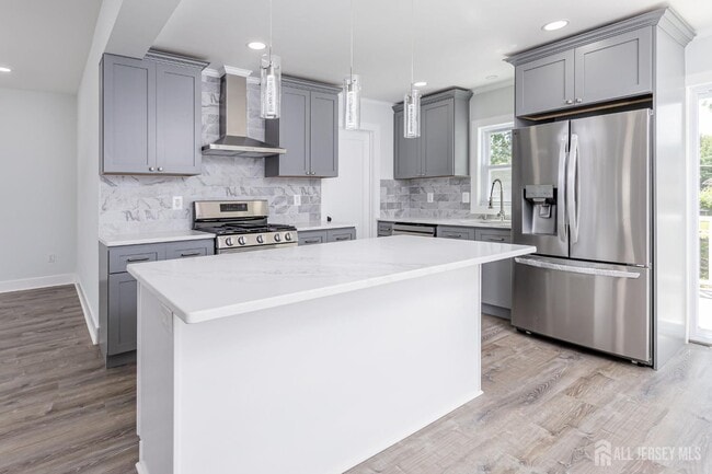 Building Photo - 3547 Finlaw Ave