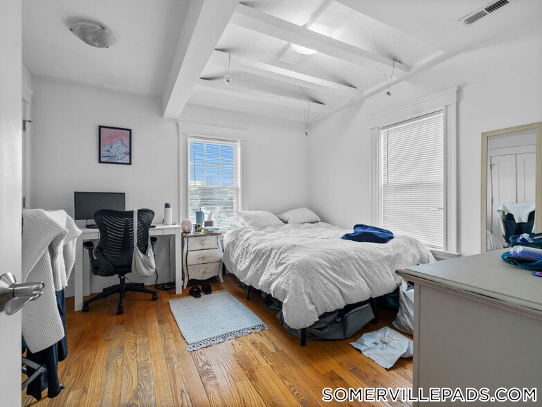 Building Photo - 78 Bowdoin St