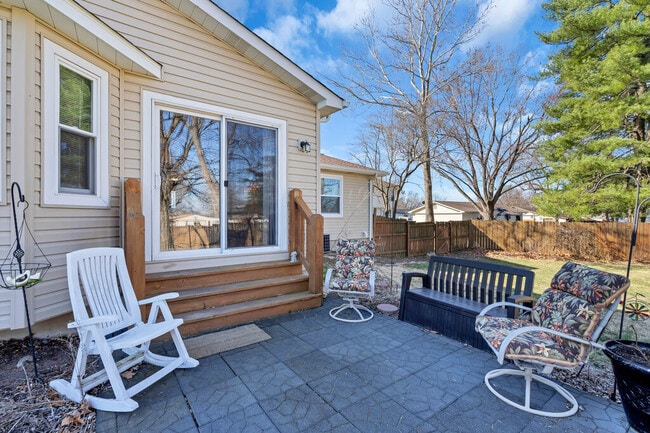 Building Photo - 10 Apple Tree Ct