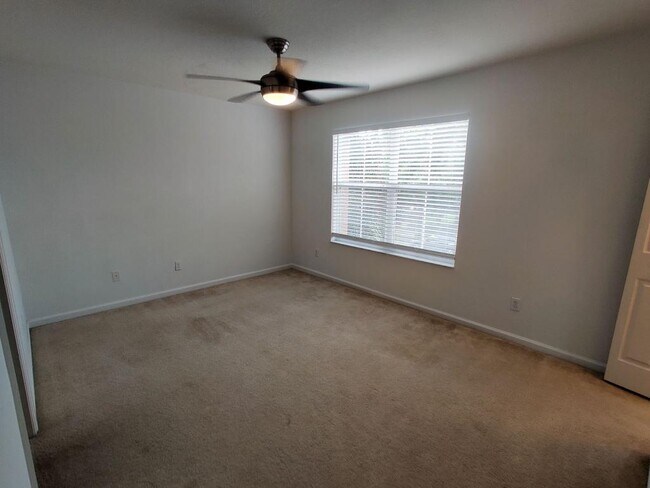 Building Photo - 11855 Deer Path Way
