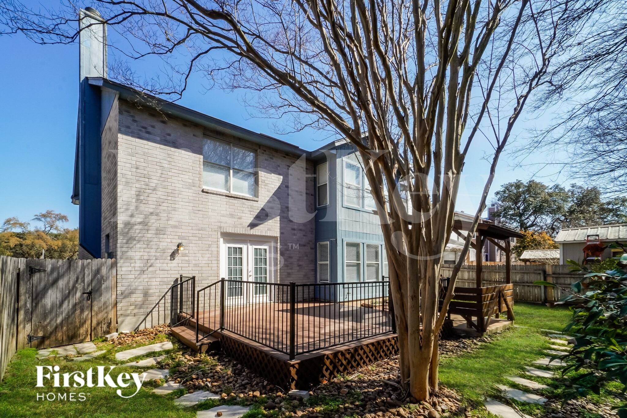 Building Photo - 14219 N Hills Village Dr