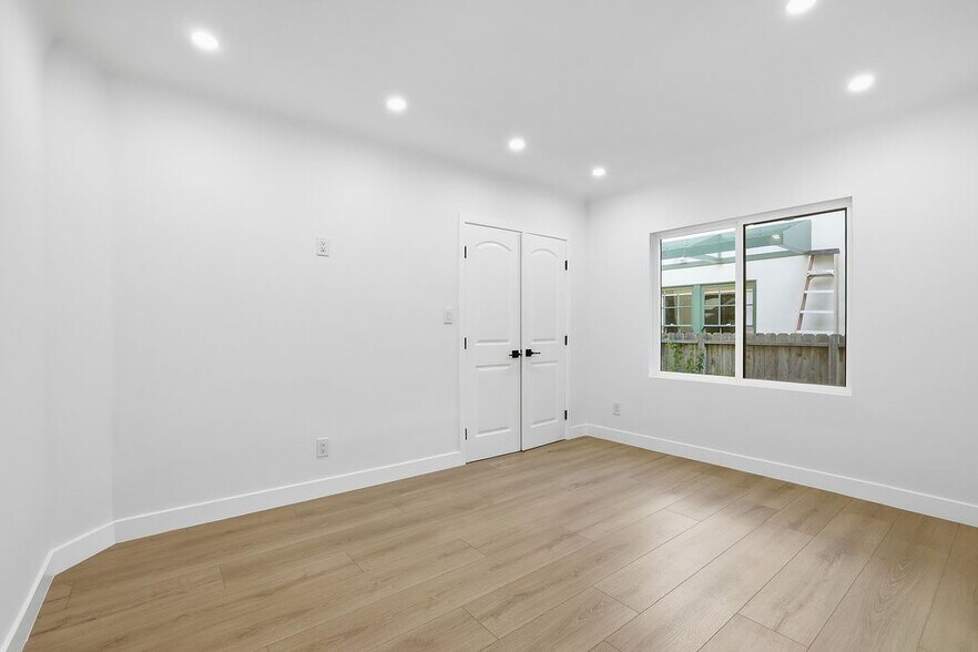 Building Photo - 1722 Bel Aire Dr