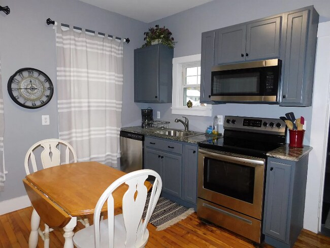 Building Photo - 46 Kingsley Ave