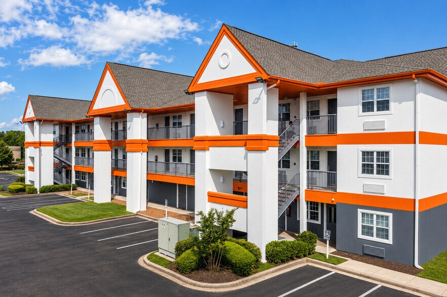 Building Photo - Siegel Select Memphis- All Utilties Included