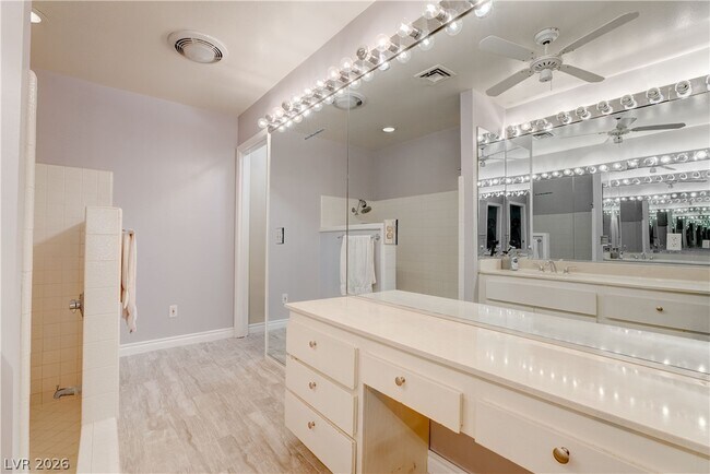 Building Photo - 2204 Plaza Del Robles