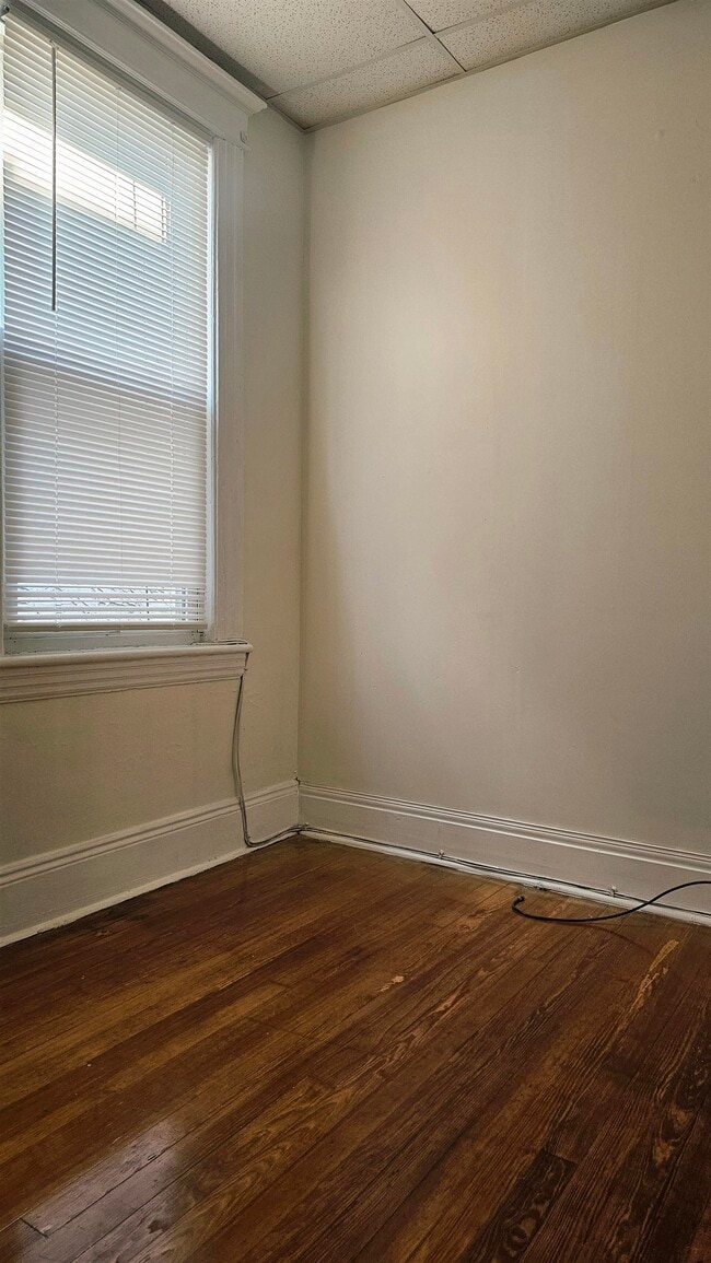 Building Photo - 561 Avenue A