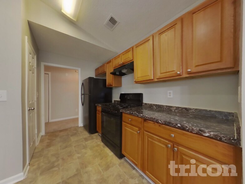 Building Photo - 172 Greystone Cir