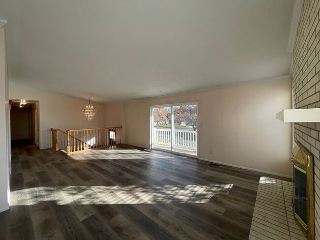 Building Photo - Spacious House on the Northeast Bench in Orem