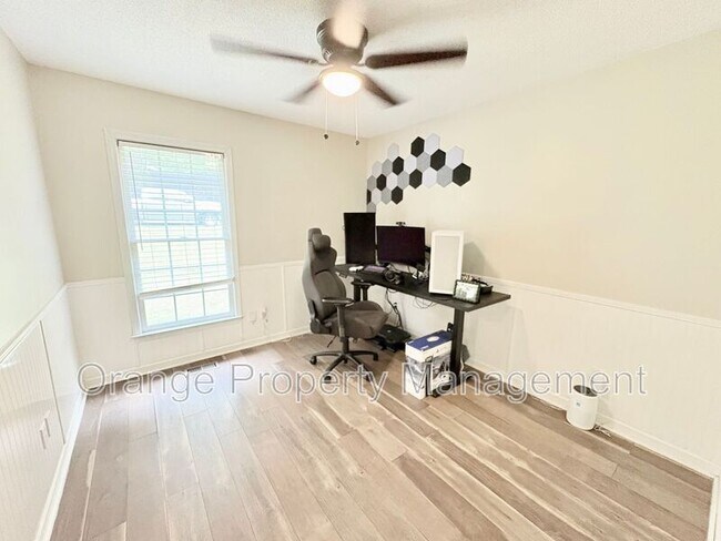 Building Photo - 415 Mayfield Dr