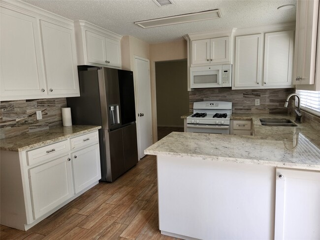 Building Photo - 10607 Horseshoe Bend Dr