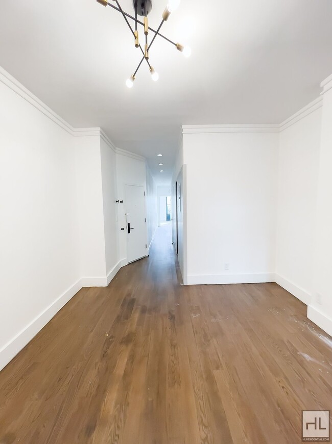 Building Photo - Carrol Gardens / Amazing Spacious 2-Bed 1-...