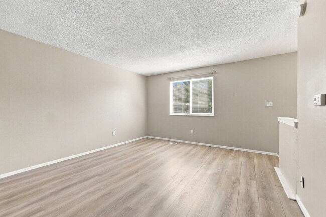 Building Photo - $1,895.95 3-bed, 1.5-bathroom located in Colorado Springs with a washer and dryer.