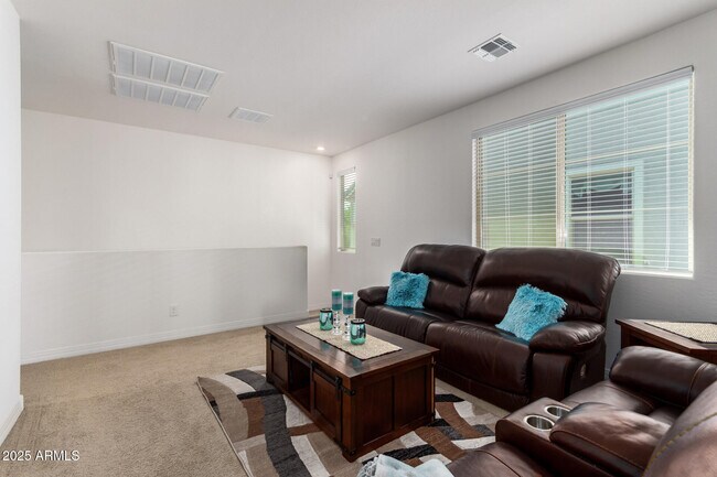 Building Photo - 5747 S Labelle