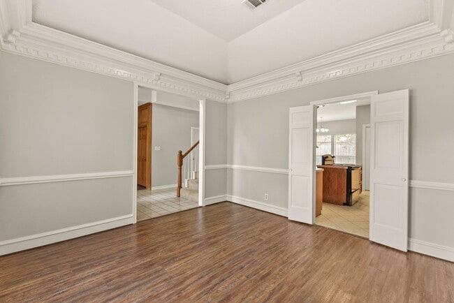 Building Photo - Spacious and Full of Character -  3,000+ S...