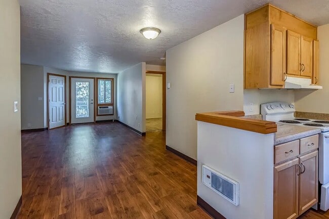 Building Photo - 39501 Evans St