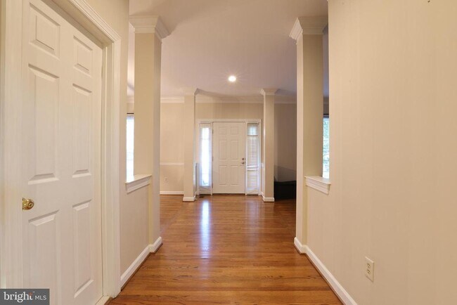 Building Photo - 6732 Rock Brook Dr
