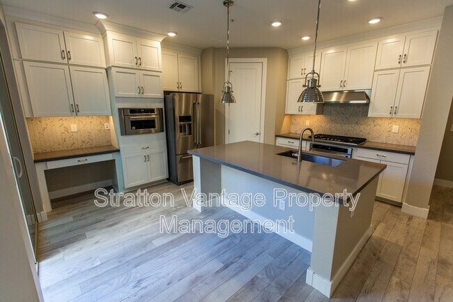 Building Photo - 3855 S McQueen Rd