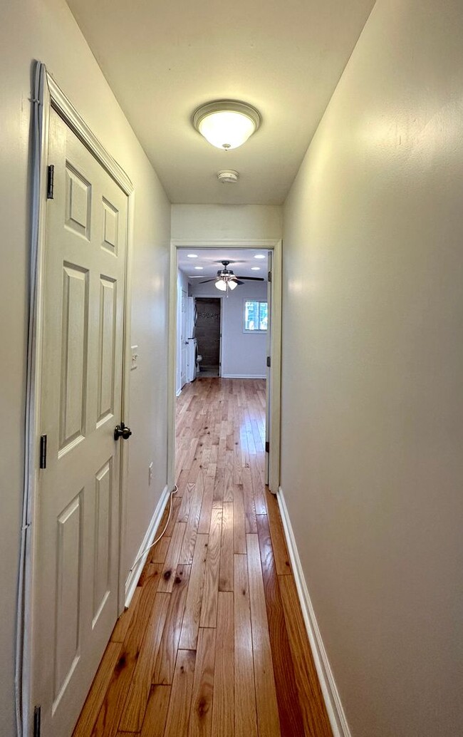 Building Photo - Apartment in Upper Fells Point!