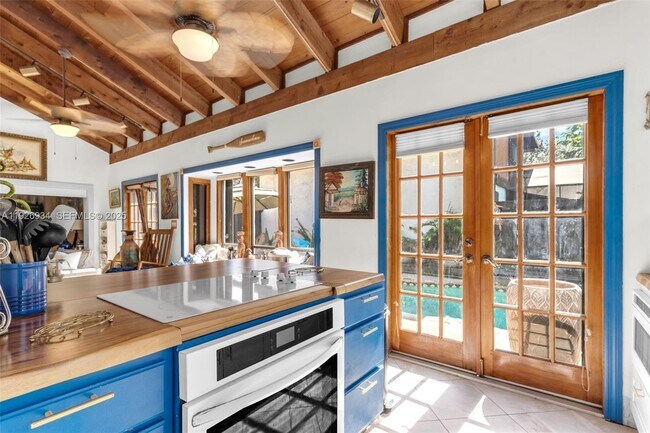 Building Photo - 1420 W Sandpiper Cir