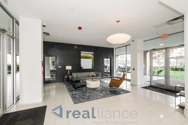 Building Photo - 1101 3rd St SW