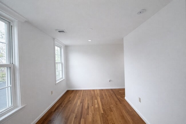 Building Photo - 78 Dalby St