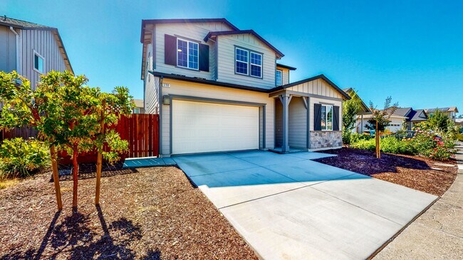 Building Photo - Bright and beautiful Home in Coffey Park! ...