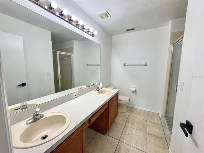 Building Photo - 13415 Fairway Glen Dr