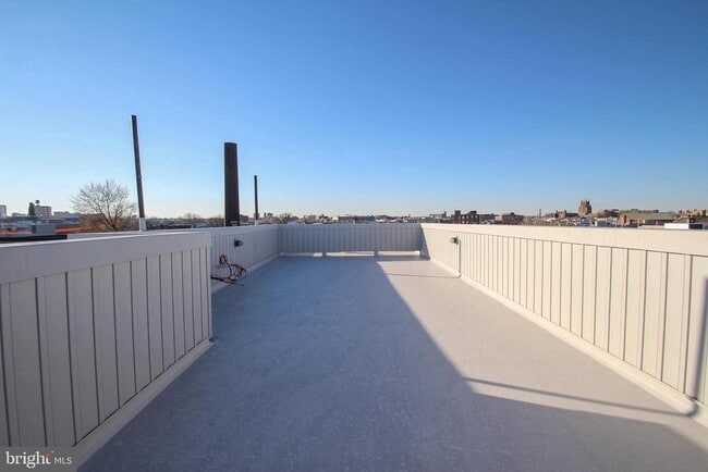 Building Photo - 2425 Frankford Ave