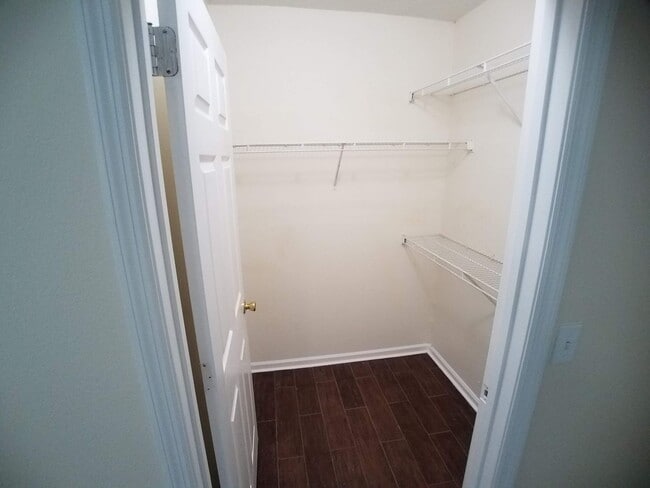 Building Photo - Gorgeous 1/1 Condo for Rent at The Crest close to UCF and Valencia College.