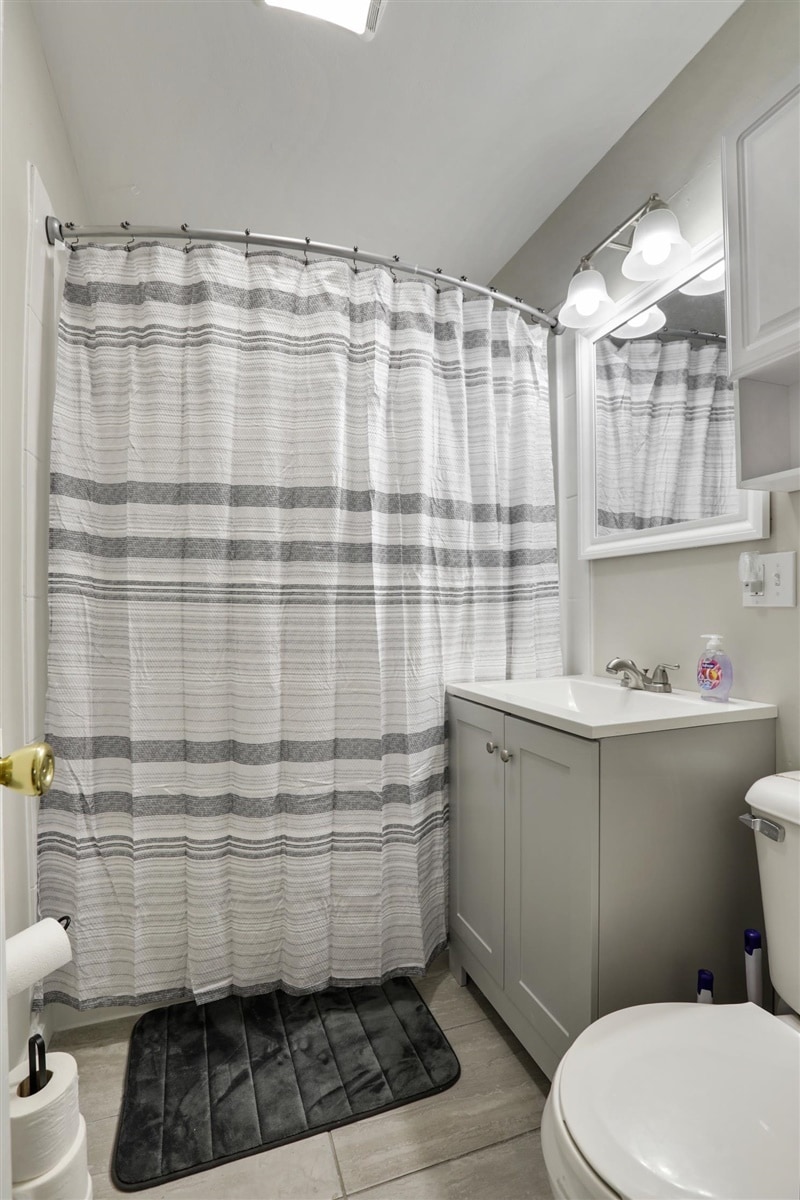 Newly renovated bathroom - 903 N Gregory St