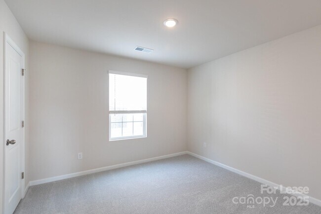 Building Photo - 10350 Chatham Run Ln