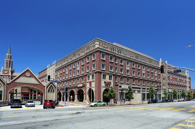 Building Photo - USC Village