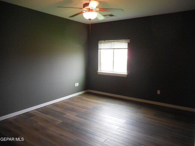 Building Photo - 12125 Mesquite River Dr