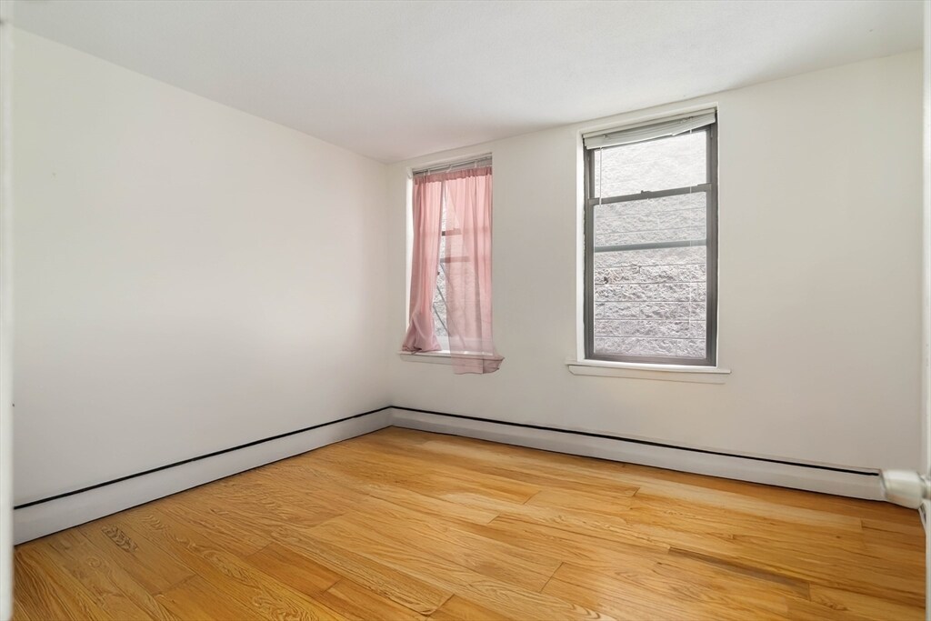 Building Photo - 9 N Margin St