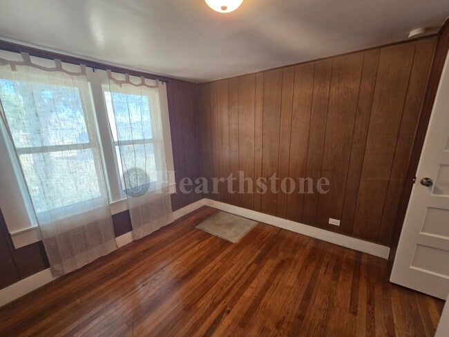 Building Photo - 316 N Walnut St