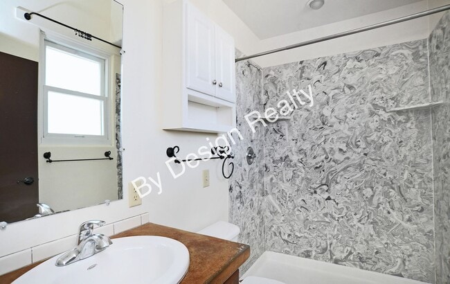 Building Photo - One-of-a-Kind Midtown 3 Bed 2.5 Bath Home | 2,040 SQ FT of Custom Craftsmanship