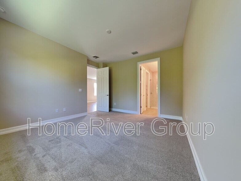 Building Photo - 1098 Enbrook Lp