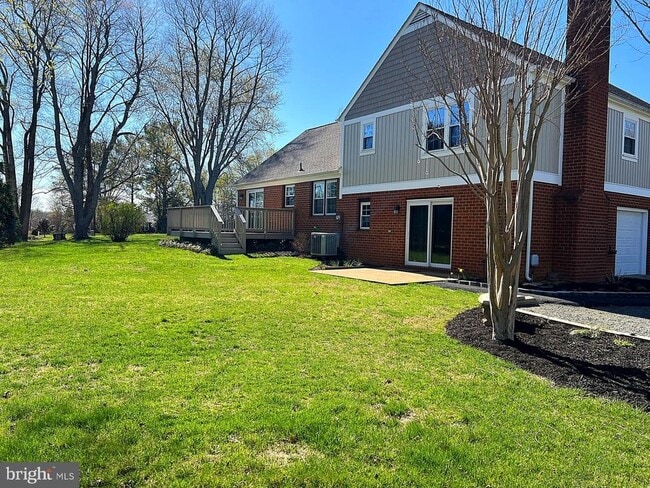 Building Photo - 17447 Pelham View Dr