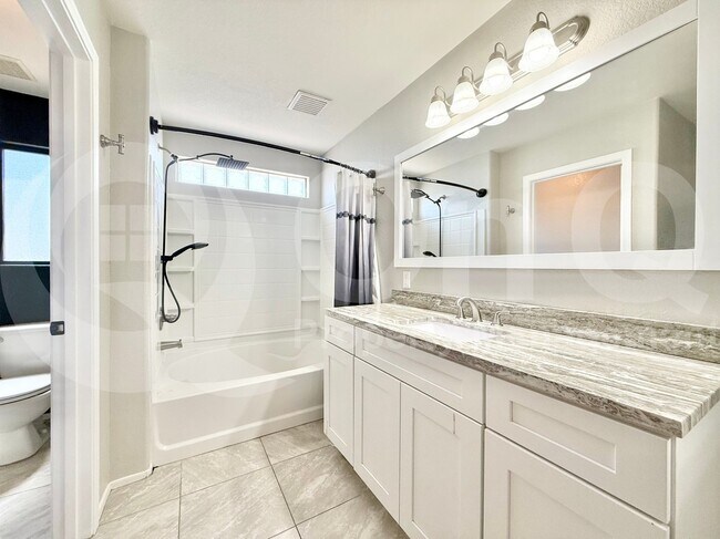 Building Photo - 3913 S Crosscreek Dr