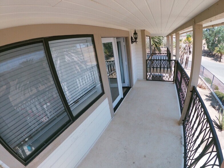 Second Balcony - 17350 Pinnell St