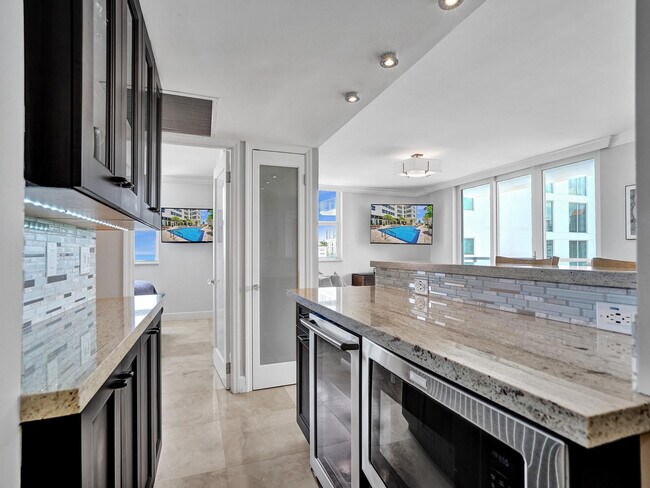 Building Photo - 209 N Fort Lauderdale Beach Blvd