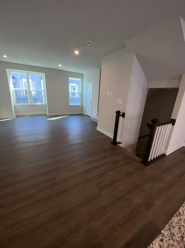 Building Photo - Edge at Azalea