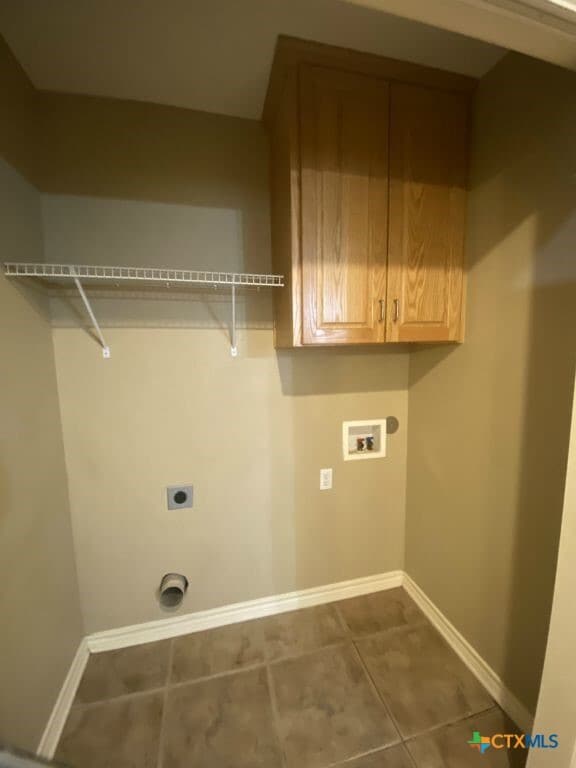 Building Photo - 816 Twin Oaks Dr