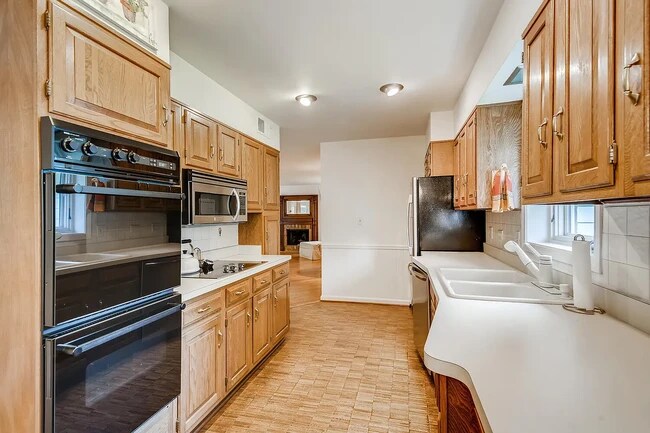 Building Photo - 107 E Farnham Ln