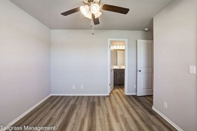Building Photo - 4/2.5/2 New Construction in Broken Arrow!