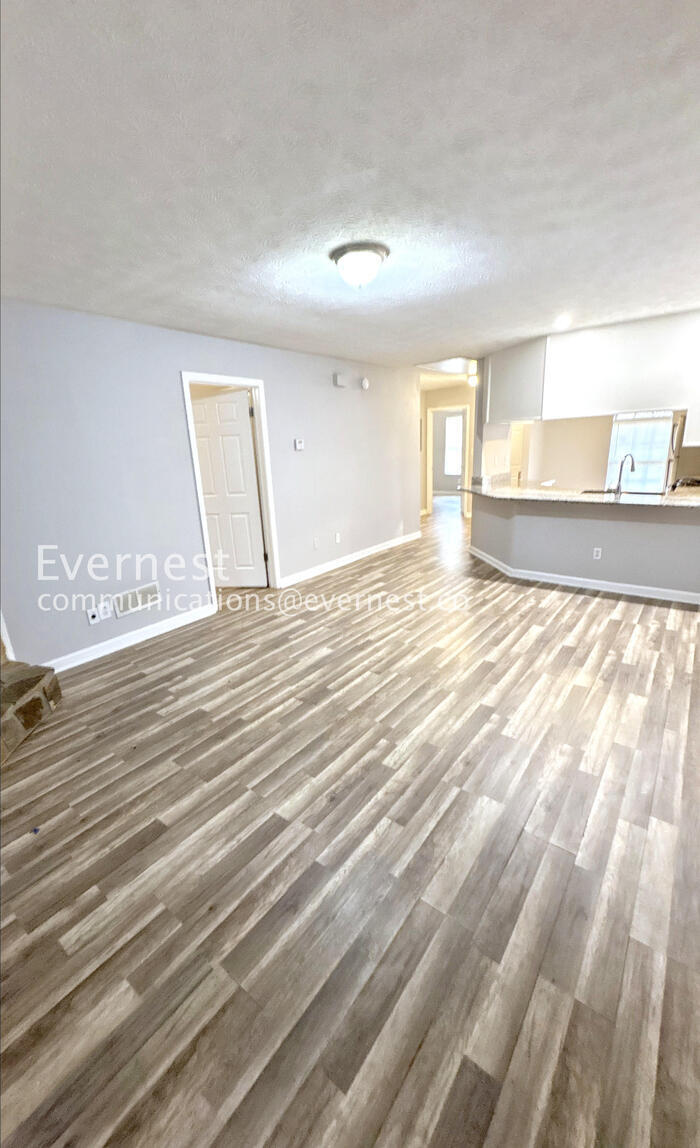 Building Photo - 1942 Cornell Way